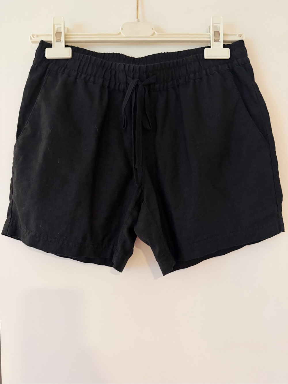 Tommy Bahama Black 100% Linen Women’s Shorts